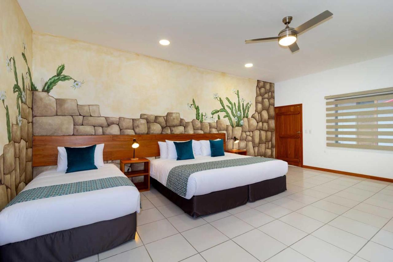 Plaza Luna Suites 푸에르토아요라 외부 사진