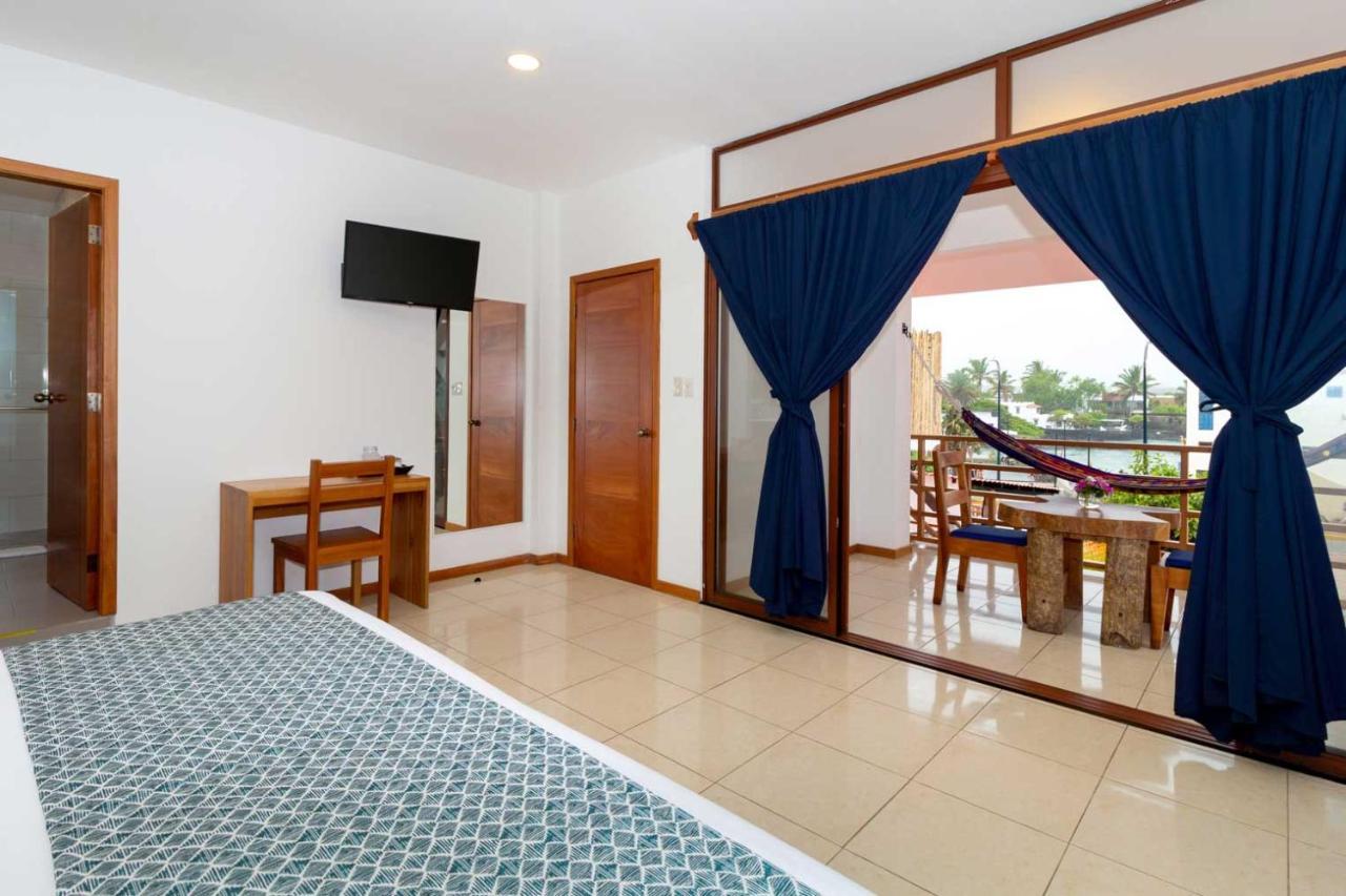 Plaza Luna Suites 푸에르토아요라 외부 사진