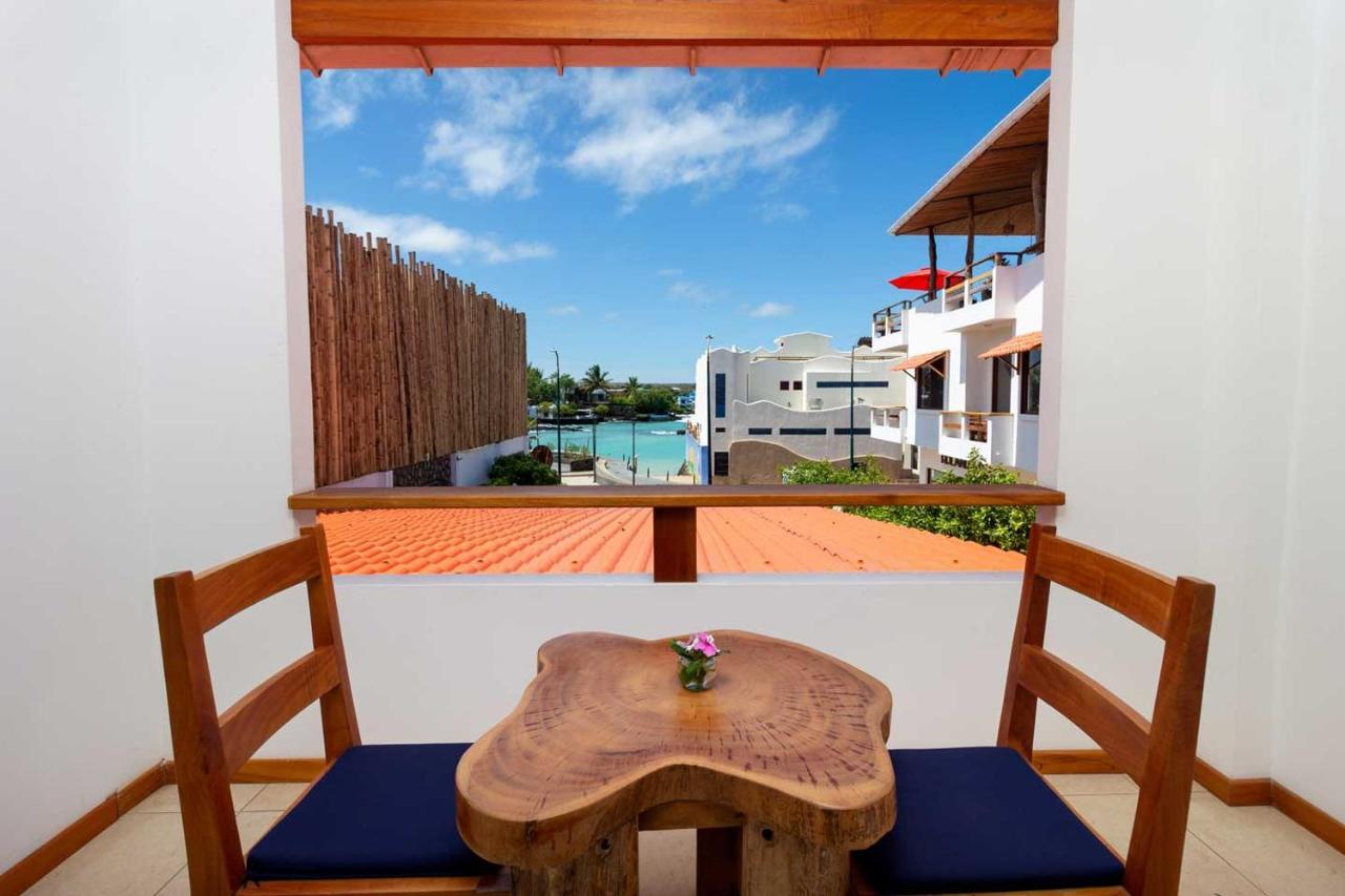 Plaza Luna Suites 푸에르토아요라 외부 사진