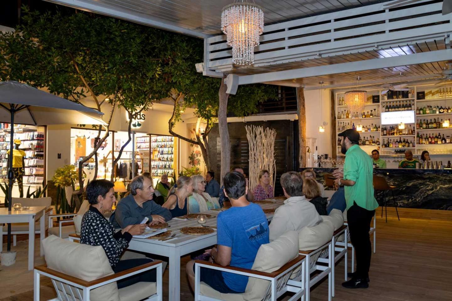 Plaza Luna Suites 푸에르토아요라 외부 사진
