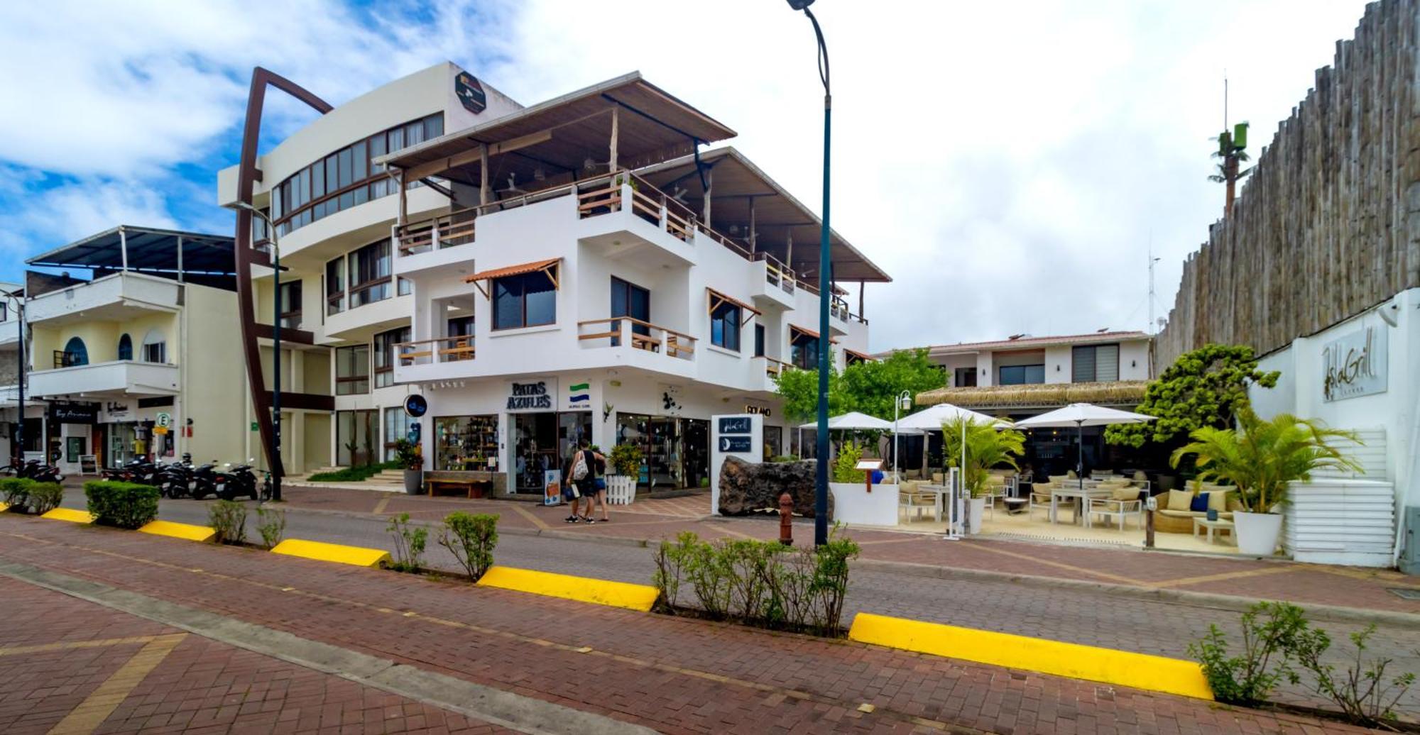 Plaza Luna Suites 푸에르토아요라 외부 사진
